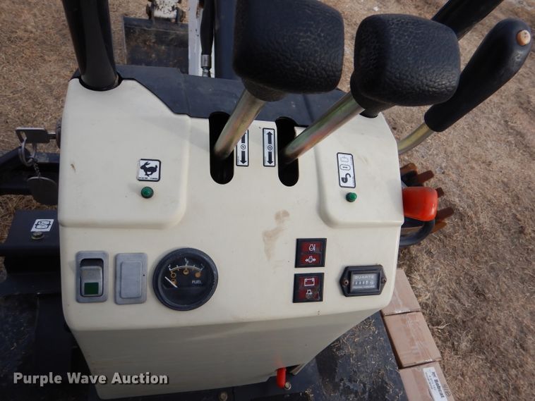 image for item IV9981 2015 Bobcat 418  mini excavator