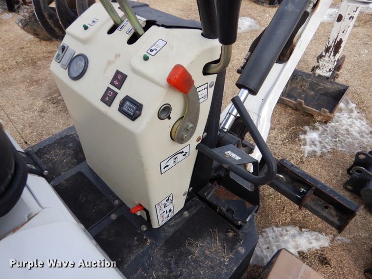 image for item IV9981 2015 Bobcat 418  mini excavator