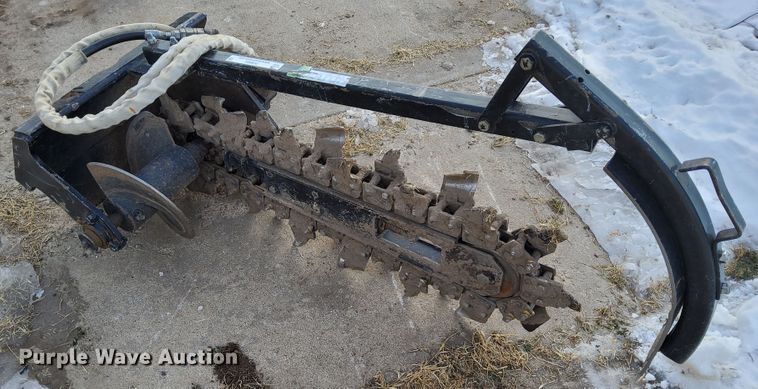 image for item IV9983 2007 Ditch Witch  compact utility loader trencher