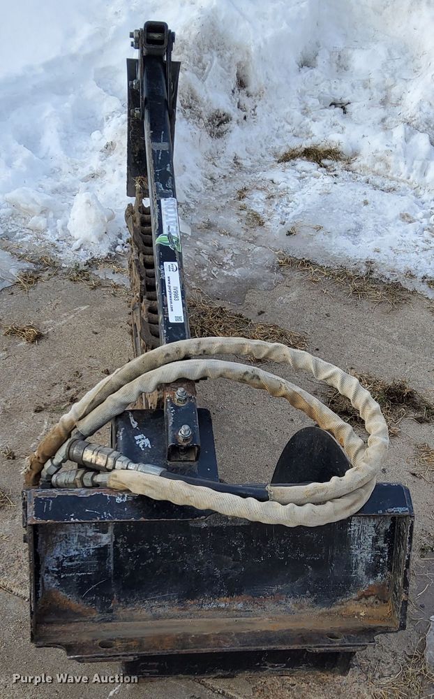 image for item IV9983 2007 Ditch Witch  compact utility loader trencher