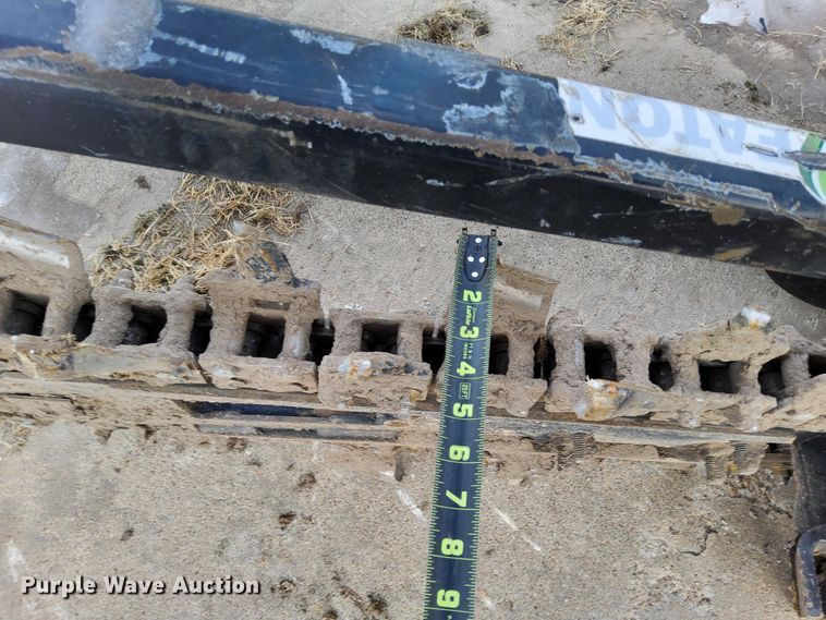 image for item IV9983 2007 Ditch Witch  compact utility loader trencher