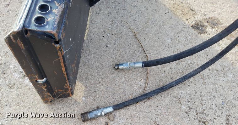 image for item IV9984 Bobcat  skid steer auger