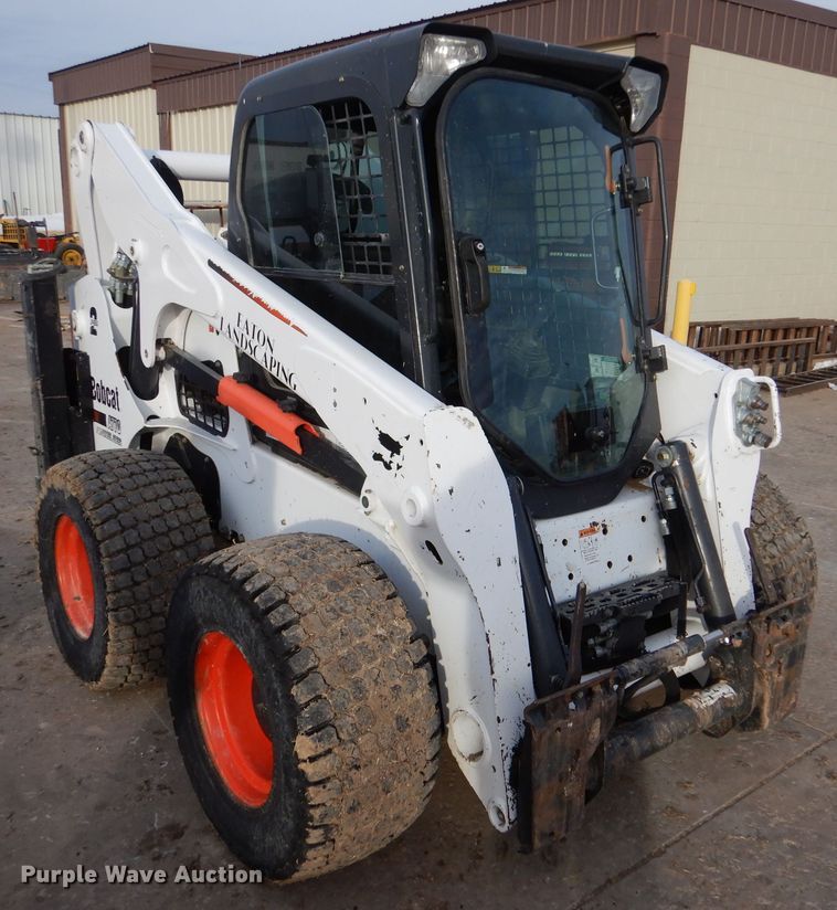 image for item IV9992 2015 Bobcat A770  skid steer loader