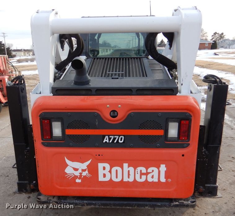 image for item IV9992 2015 Bobcat A770  skid steer loader