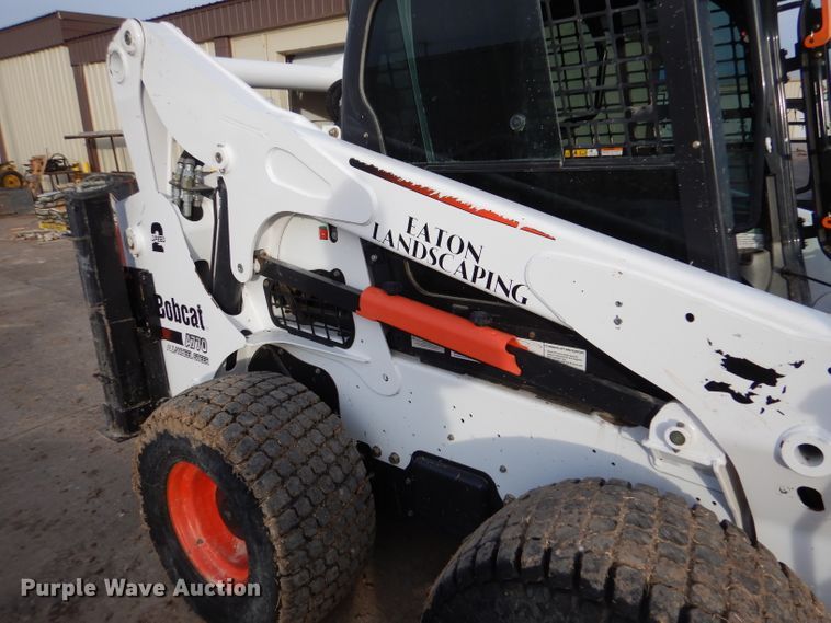 image for item IV9992 2015 Bobcat A770  skid steer loader