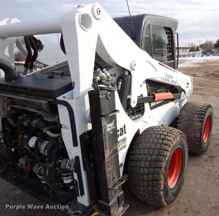 image for item IV9992 2015 Bobcat A770  skid steer loader