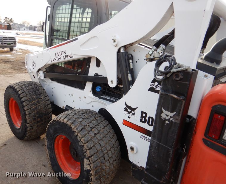 image for item IV9992 2015 Bobcat A770  skid steer loader