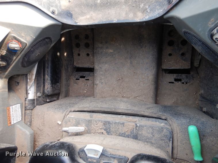 image for item IV9992 2015 Bobcat A770  skid steer loader