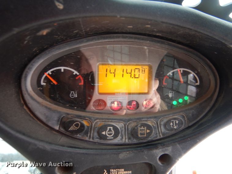 image for item IV9992 2015 Bobcat A770  skid steer loader