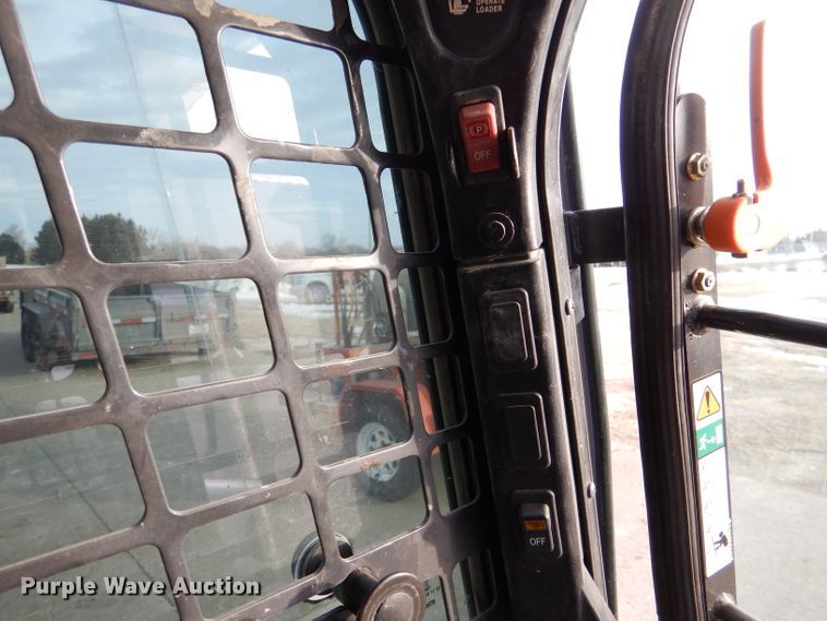 image for item IV9992 2015 Bobcat A770  skid steer loader