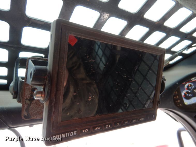 image for item IV9992 2015 Bobcat A770  skid steer loader