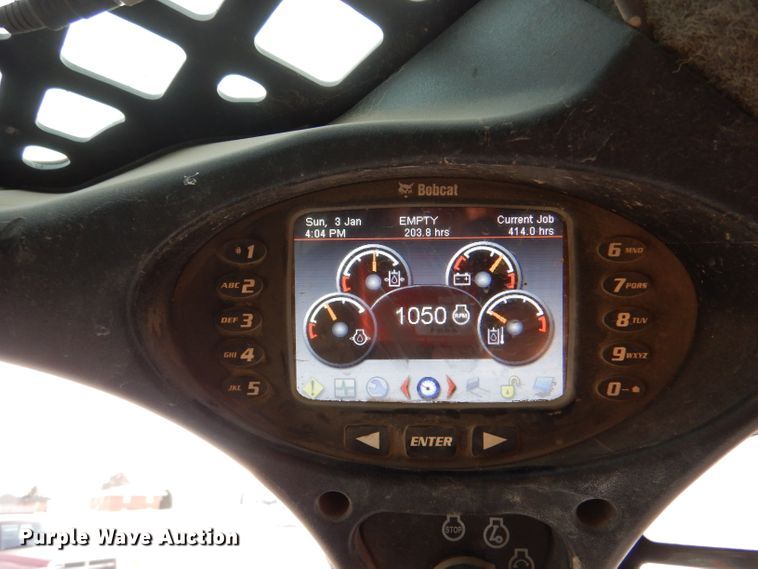 image for item IV9992 2015 Bobcat A770  skid steer loader