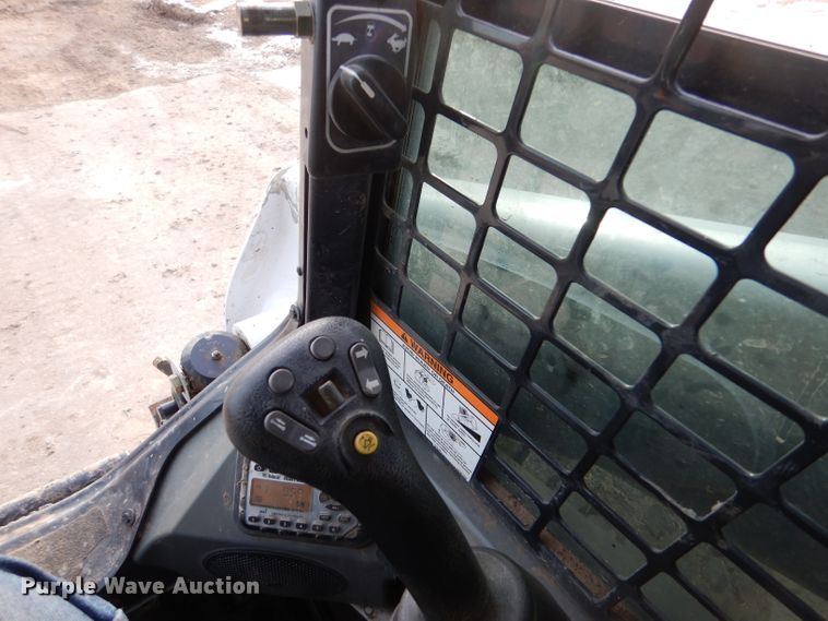 image for item IV9992 2015 Bobcat A770  skid steer loader