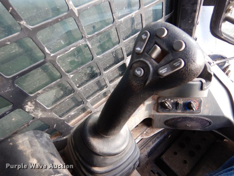 image for item IV9992 2015 Bobcat A770  skid steer loader