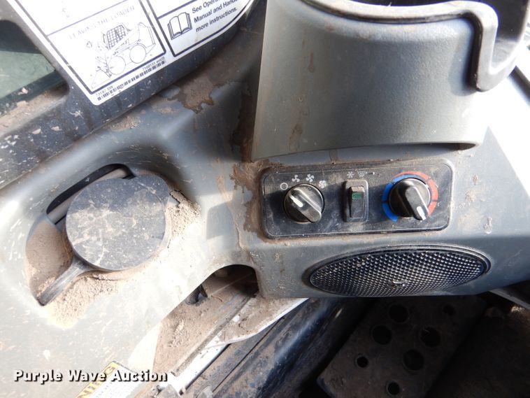 image for item IV9992 2015 Bobcat A770  skid steer loader