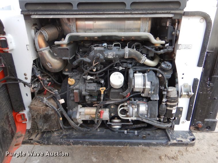 image for item IV9992 2015 Bobcat A770  skid steer loader