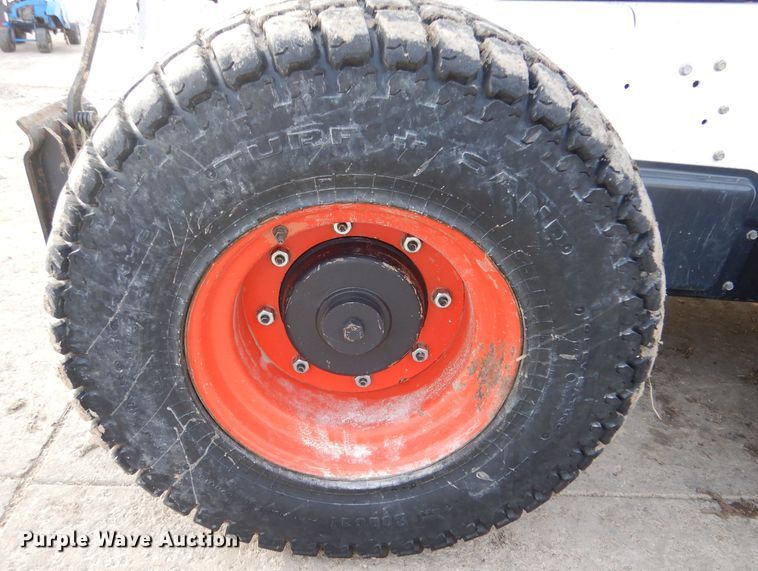 image for item IV9992 2015 Bobcat A770  skid steer loader