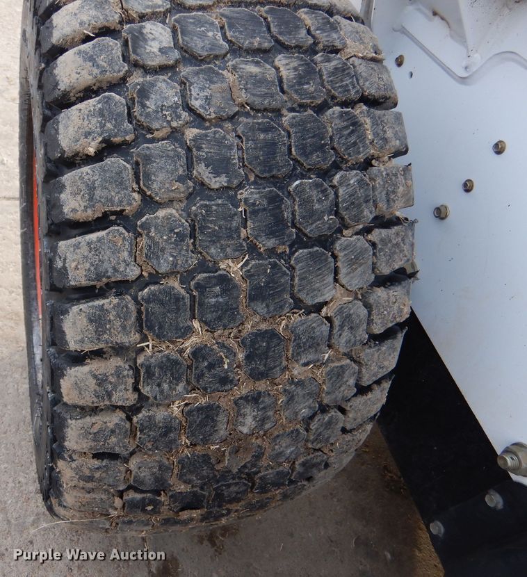 image for item IV9992 2015 Bobcat A770  skid steer loader