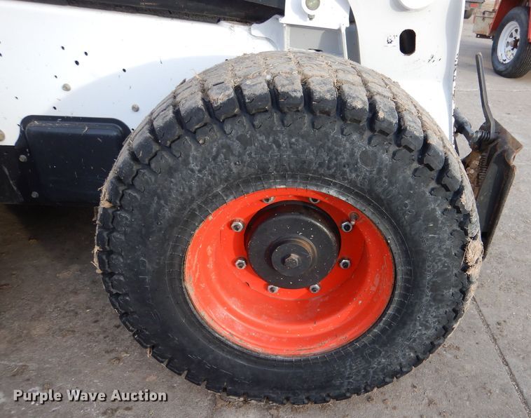 image for item IV9992 2015 Bobcat A770  skid steer loader