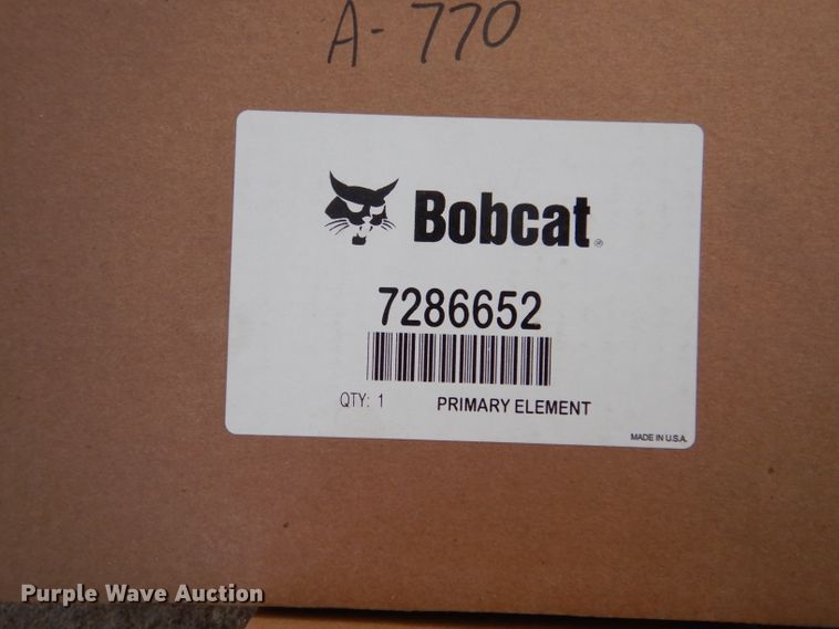 image for item IV9992 2015 Bobcat A770  skid steer loader