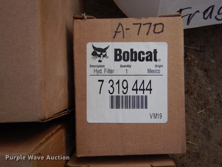 image for item IV9992 2015 Bobcat A770  skid steer loader