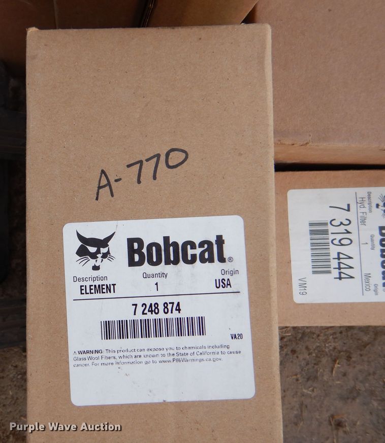 image for item IV9992 2015 Bobcat A770  skid steer loader