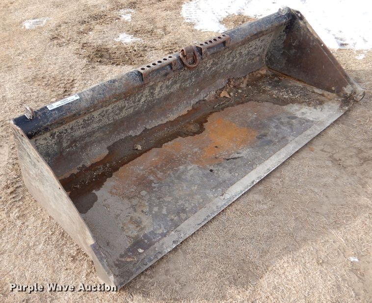 image for item IV9993 Bobcat 80" W skid steer bucket