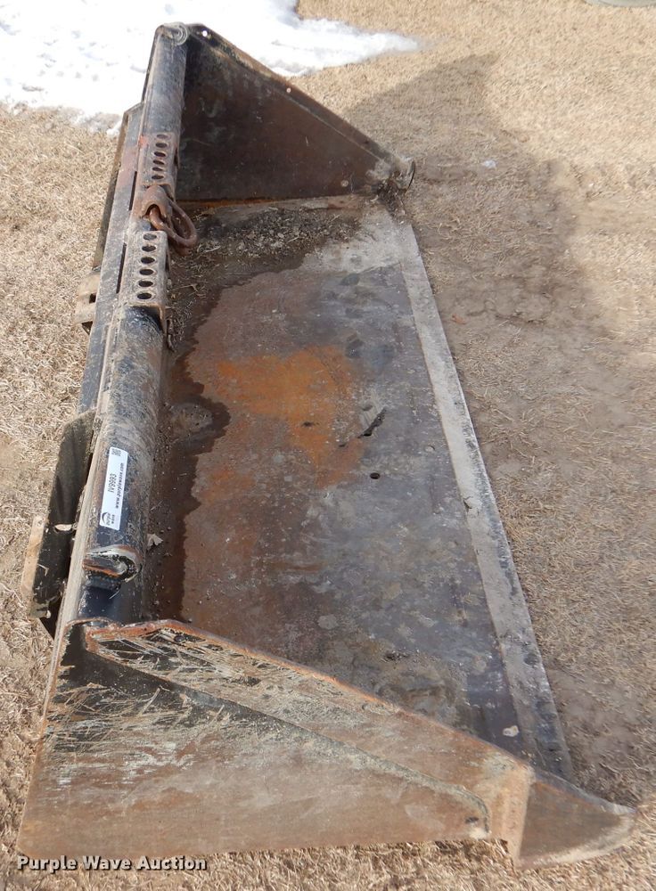 image for item IV9993 Bobcat 80" W skid steer bucket