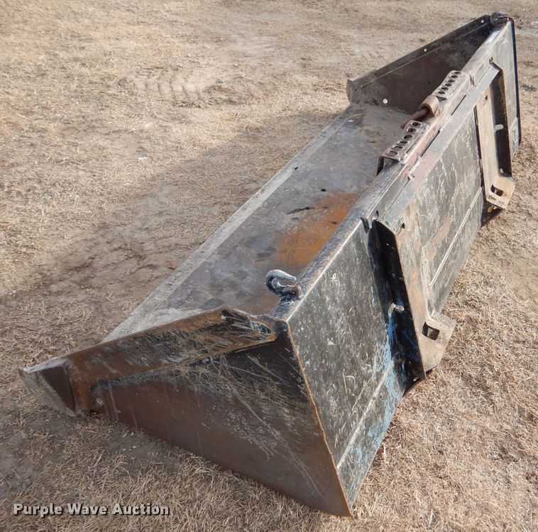 image for item IV9993 Bobcat 80" W skid steer bucket
