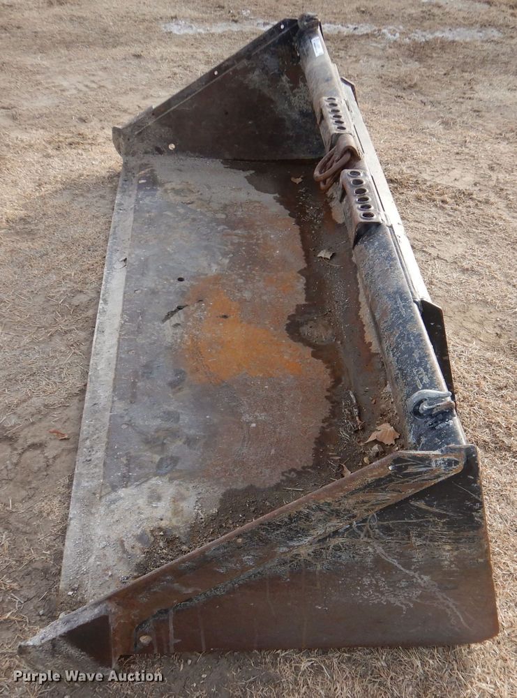 image for item IV9993 Bobcat 80" W skid steer bucket