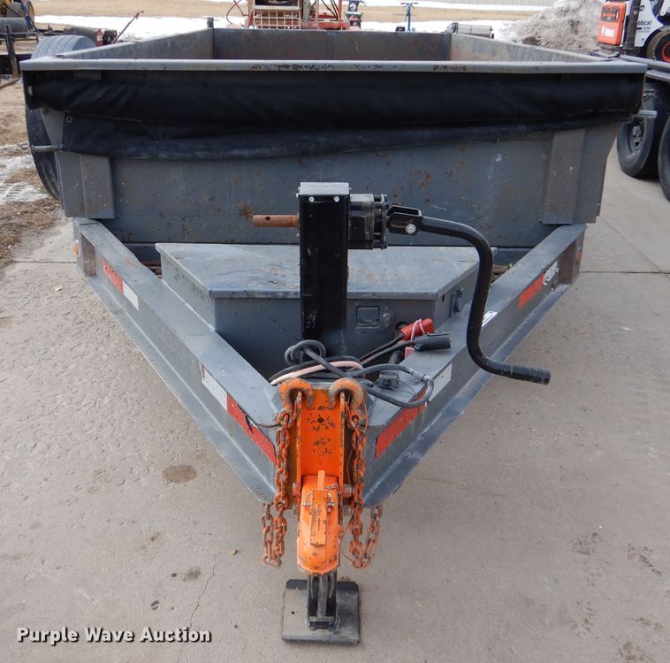 image for item IV9995 2015 Lamar  dump trailer