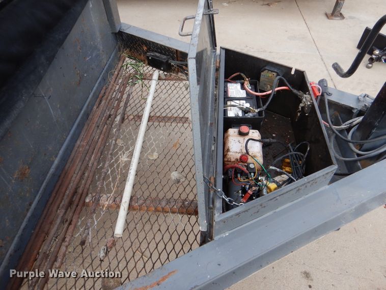 image for item IV9995 2015 Lamar  dump trailer