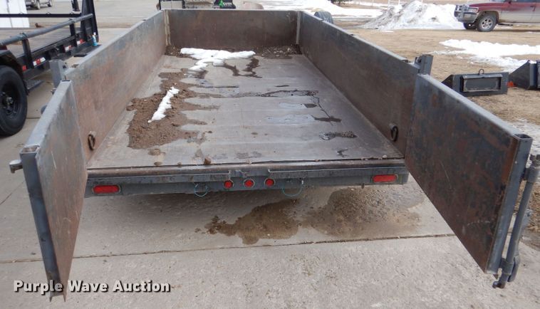 image for item IV9995 2015 Lamar  dump trailer
