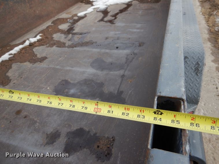 image for item IV9995 2015 Lamar  dump trailer