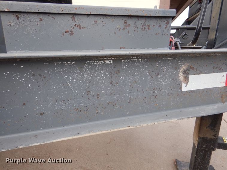 image for item IV9995 2015 Lamar  dump trailer