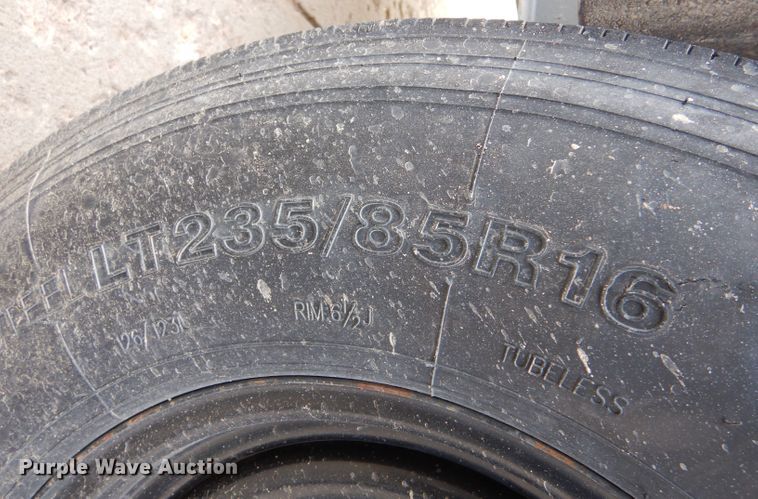 image for item IV9995 2015 Lamar  dump trailer