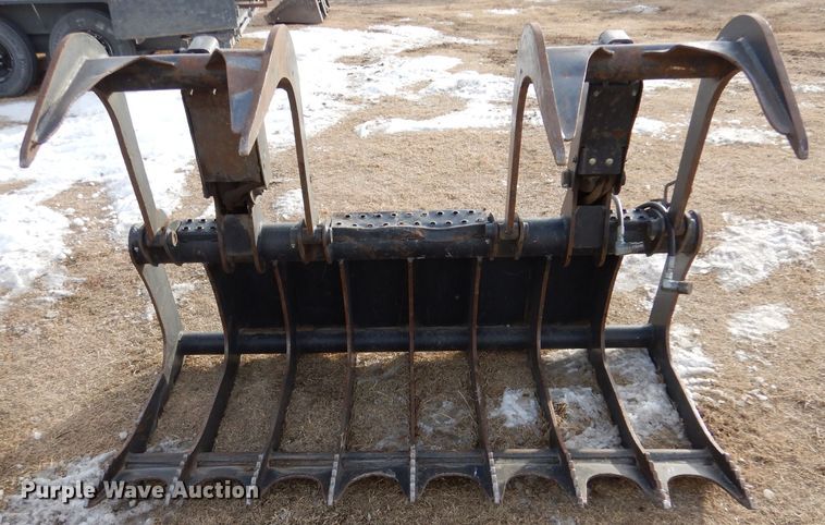 image for item IV9996 Bobcat 72"W skid steer grapple bucket