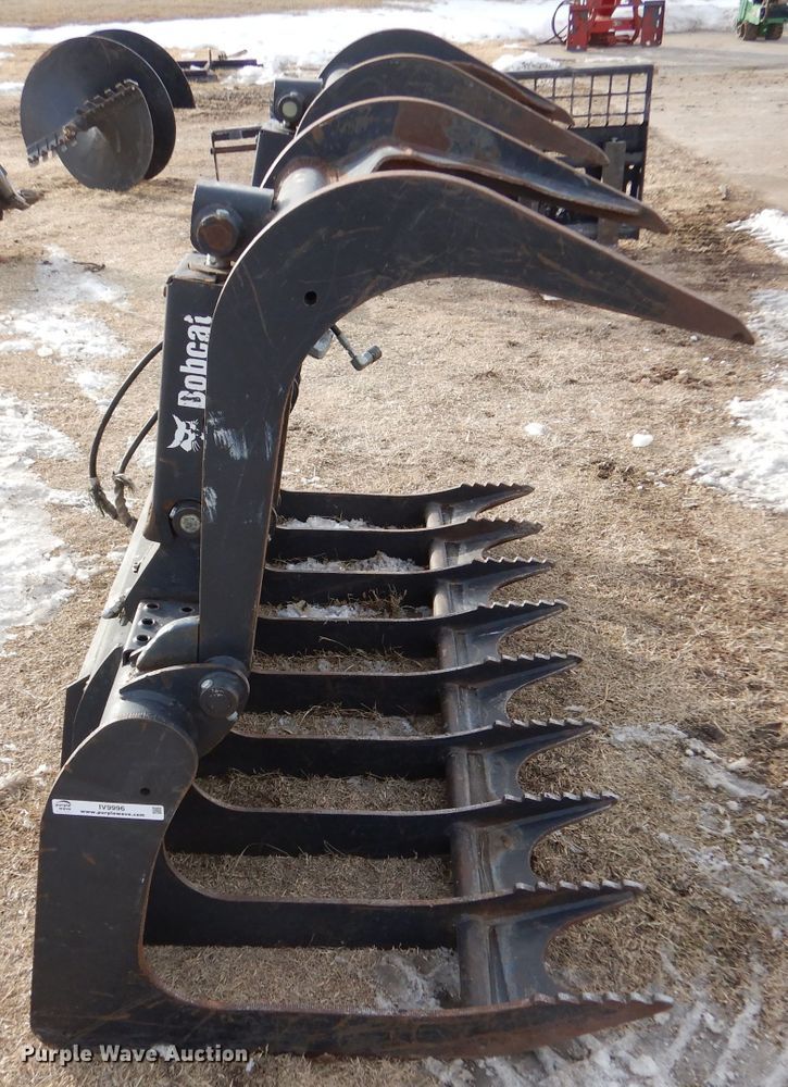 image for item IV9996 Bobcat 72"W skid steer grapple bucket