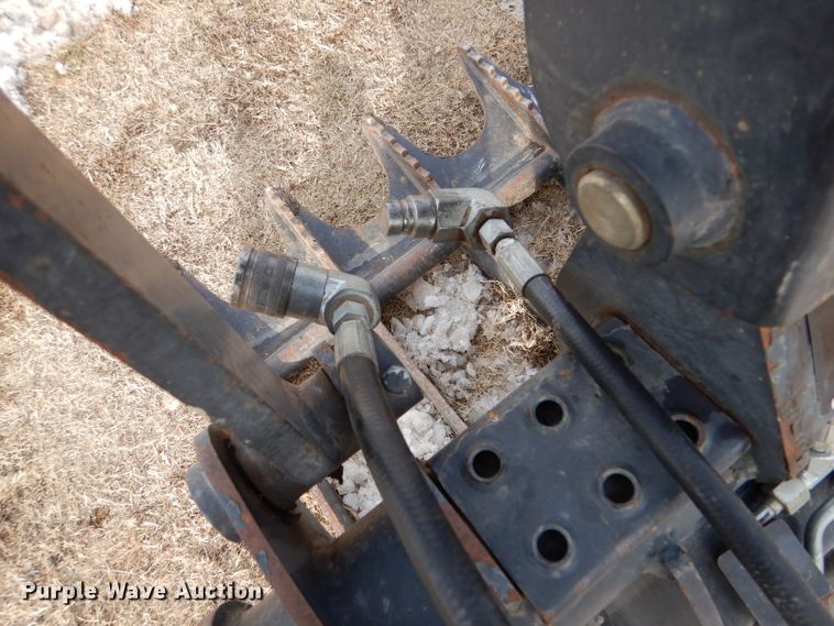 image for item IV9996 Bobcat 72"W skid steer grapple bucket