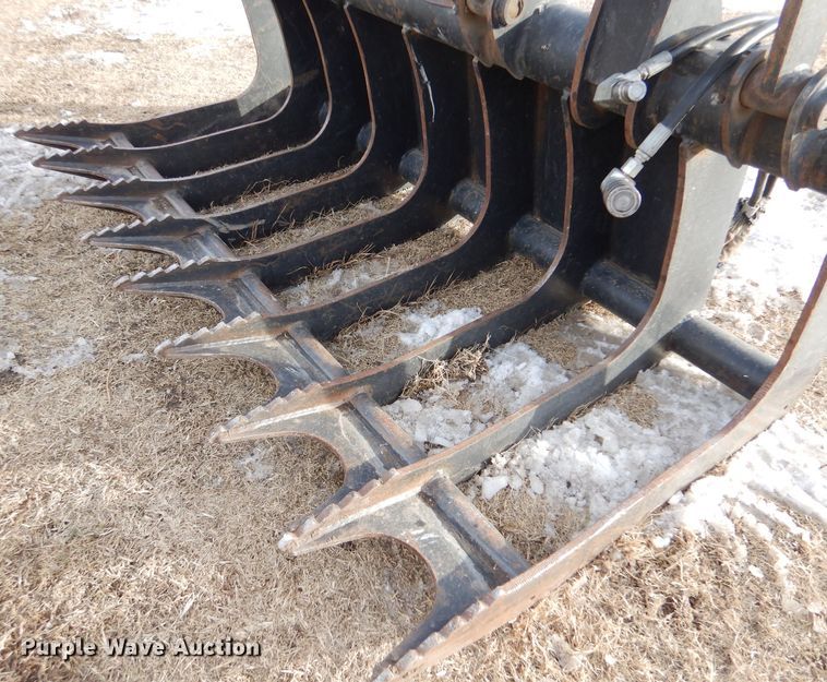 image for item IV9996 Bobcat 72"W skid steer grapple bucket