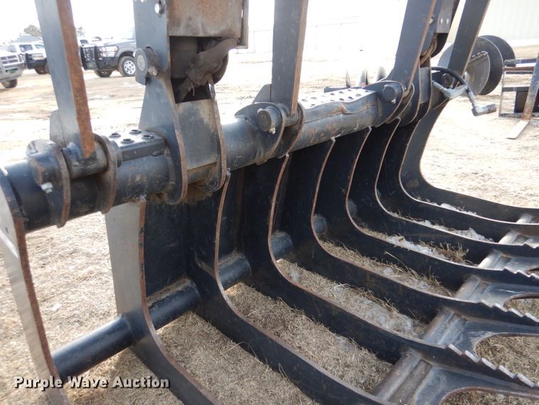 image for item IV9996 Bobcat 72"W skid steer grapple bucket