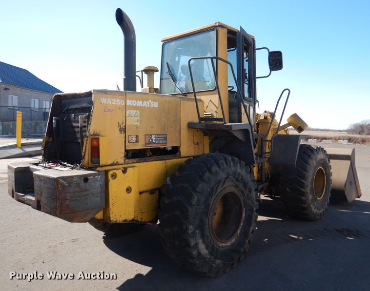 image for item JD9428 1997 Komatsu WA250-3L  wheel loader
