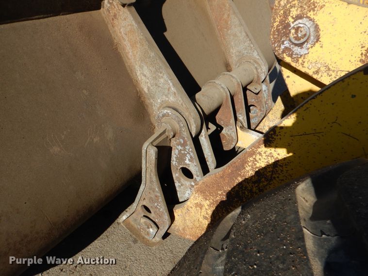 image for item JD9428 1997 Komatsu WA250-3L  wheel loader