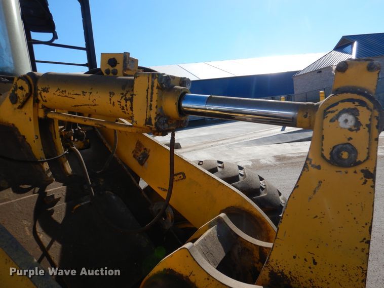 image for item JD9428 1997 Komatsu WA250-3L  wheel loader