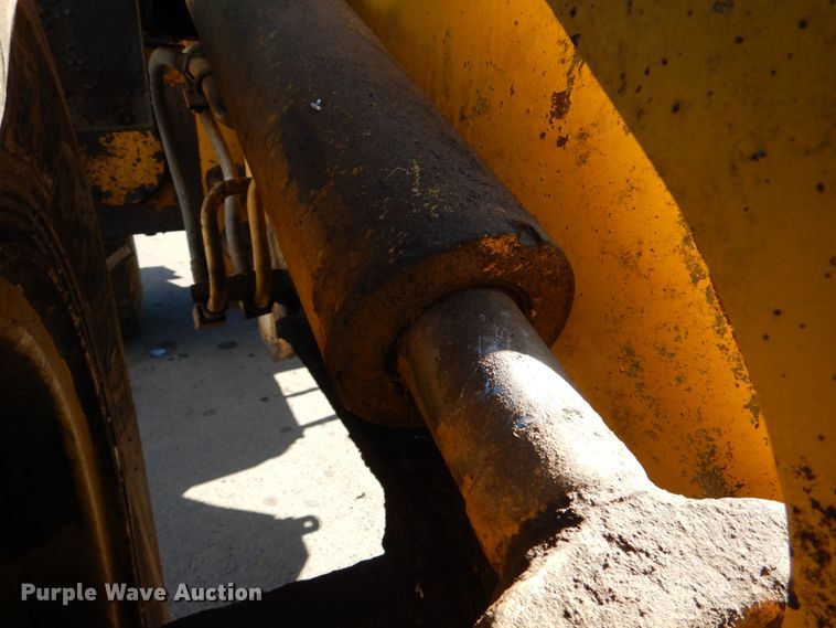 image for item JD9428 1997 Komatsu WA250-3L  wheel loader