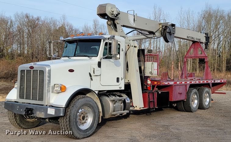 image for item JE9112 2014 Peterbilt 365  crane truck
