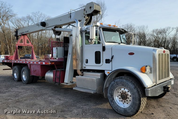 image for item JE9112 2014 Peterbilt 365  crane truck