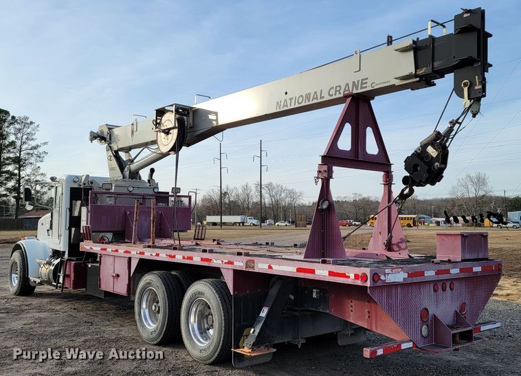 image for item JE9112 2014 Peterbilt 365  crane truck