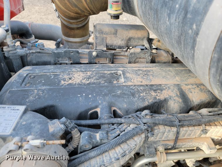 image for item JE9112 2014 Peterbilt 365  crane truck