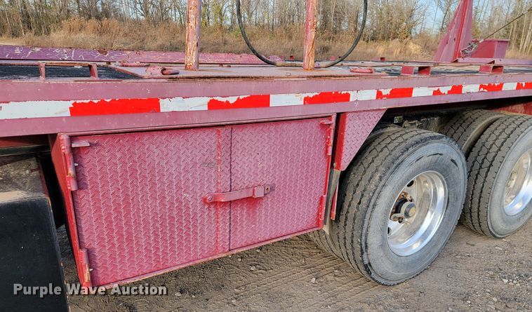 image for item JE9112 2014 Peterbilt 365  crane truck